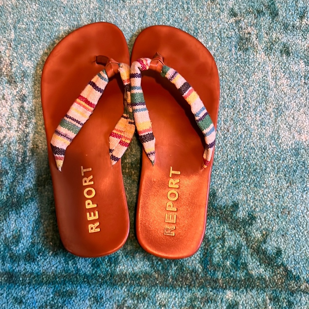 Report Sandals